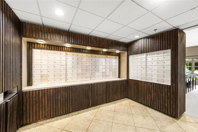 Building Photo - 1501 Clairmont Rd