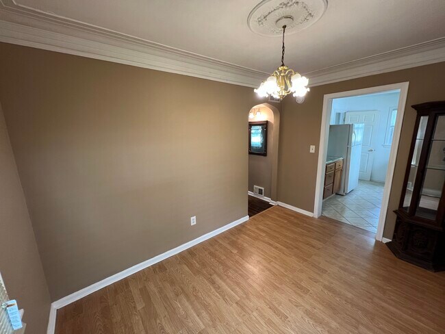 Foto del edificio - 26040 Hanover St