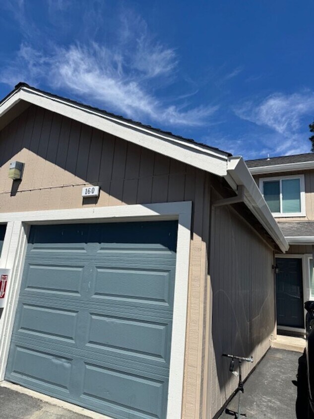 Primary Photo - NOW LEASING !! THIS ONE WON'T LAST!!