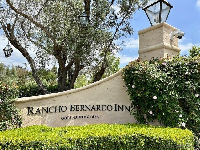 Building Photo - 17520 Bernardo Oaks Dr