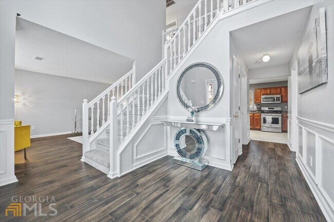 Foto del edificio - 6876 Foxfire Pl