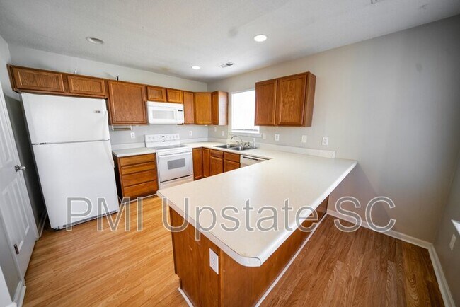 Building Photo - 335 Monti Dr
