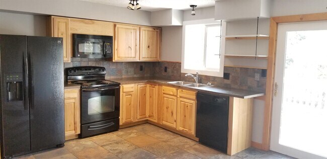 Building Photo - 421 N 17th Ave