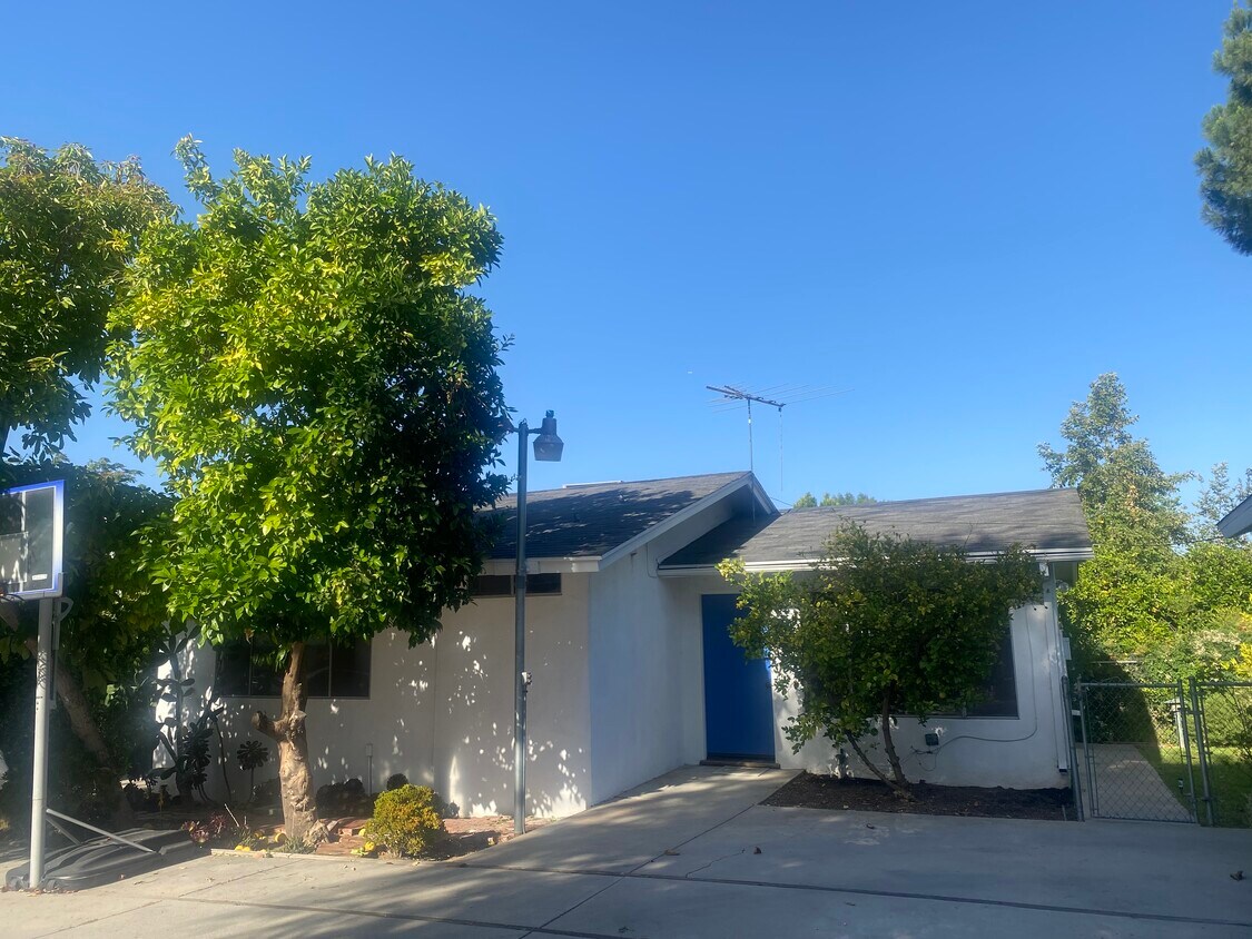 5710 Jumilla Ave, Woodland Hills, CA 91367 House Rental in Woodland