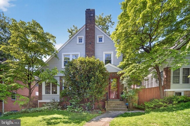Foto del edificio - 3606 Jocelyn St NW