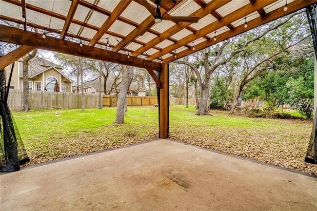 Building Photo - 7800 Lonesome Dove Cove