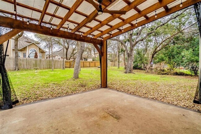 Foto del edificio - 7800 Lonesome Dove Cove