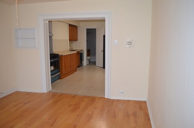 Building Photo - 14 Perrine Ave