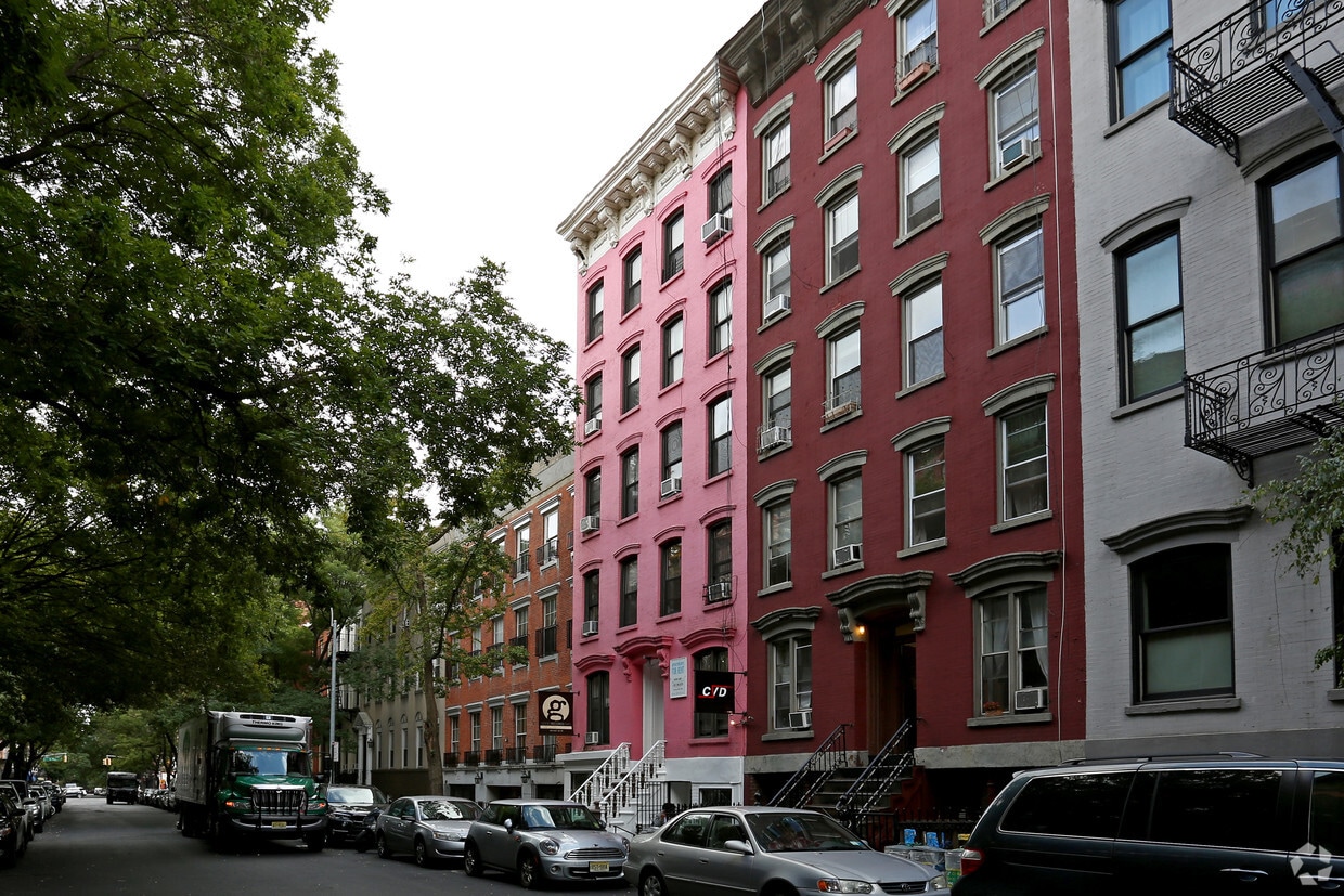 Primary Photo - 218 E 5th St
