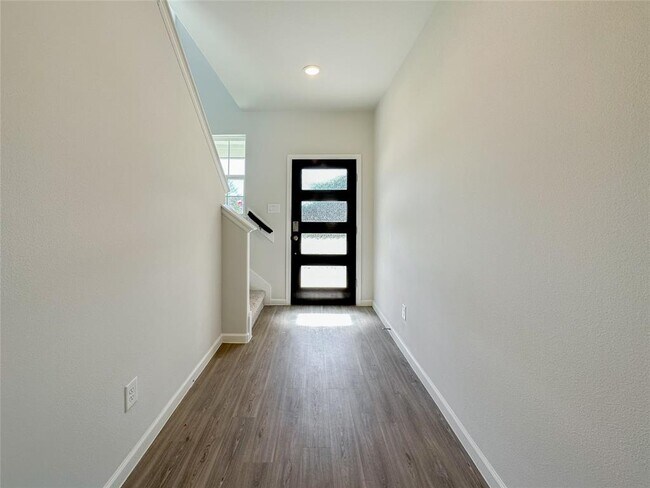 Foto del edificio - 8002 Peppercorn Street