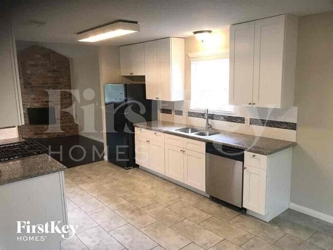 Building Photo - 5131 Whittier Oaks Dr