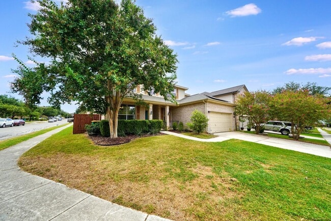 Building Photo - Gorgeous 5-Bedroom, 3.5-Bathroom Home Near...