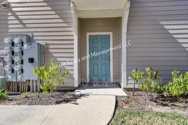 Building Photo - 1325 Salt Ridge Ave