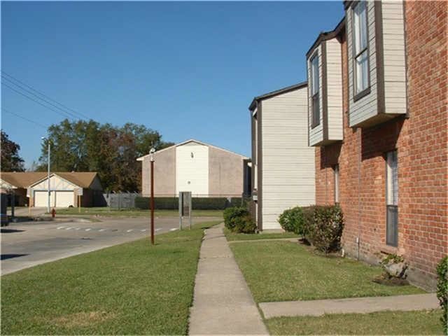 Building Photo - 13480 S Thorntree Dr