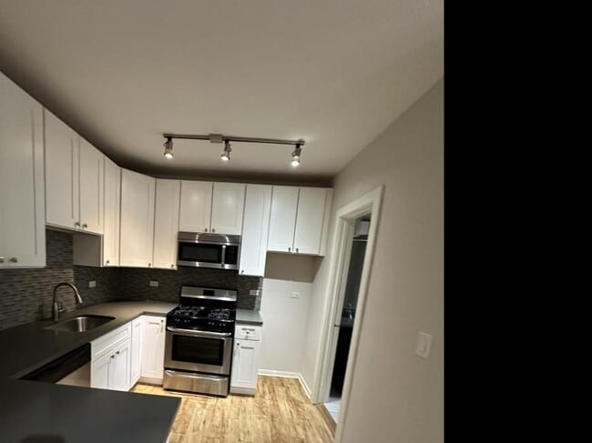 Foto del edificio - 0 bedroom in Chicago IL 60647