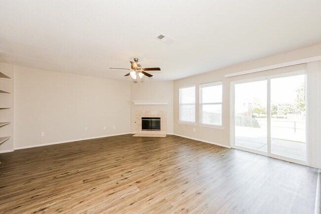 Building Photo - 2133 Pecan Creek Dr