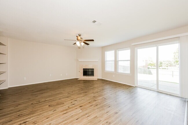 Foto del edificio - 2133 Pecan Creek Dr