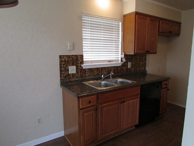Building Photo - 2521 Waterwood Ln