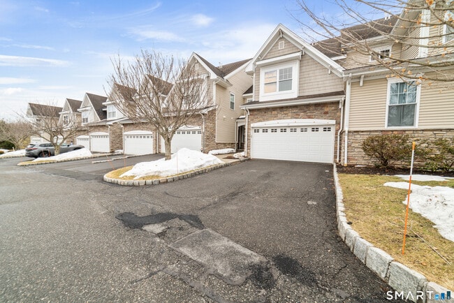 Building Photo - 13 Paulding Terrace