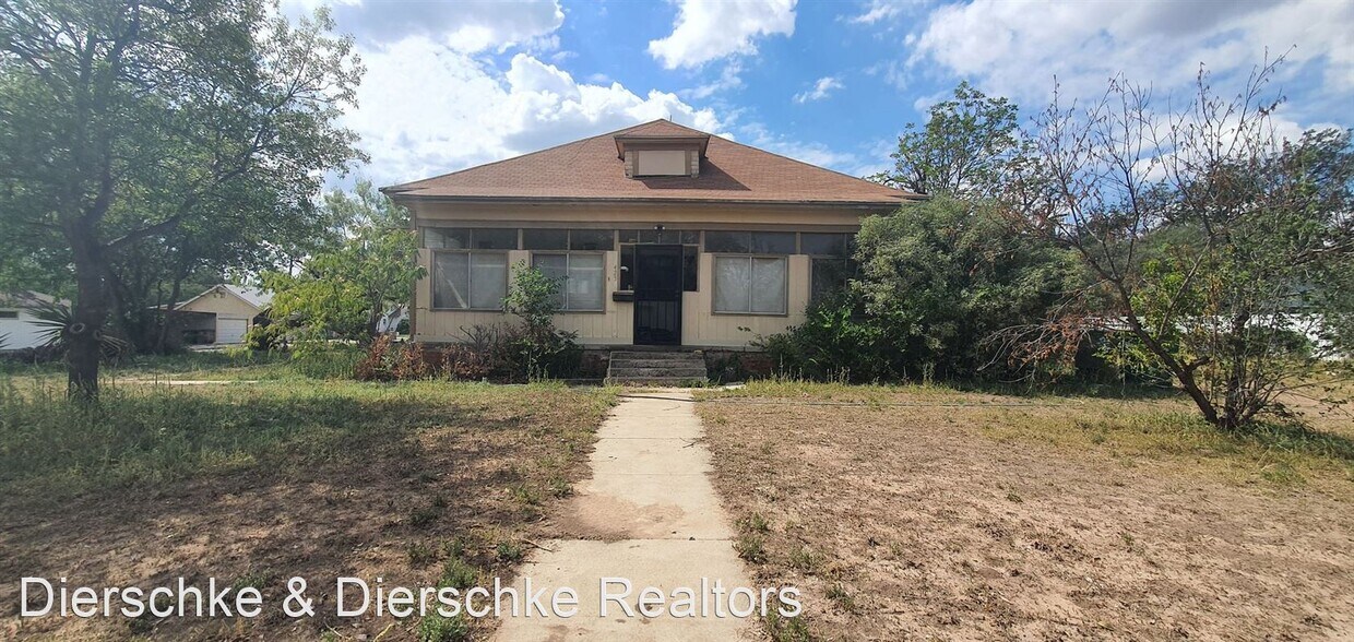 Primary Photo - 3 br, 2 bath House - 425 S Bishop St