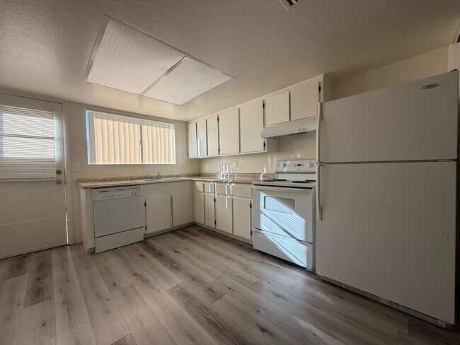 Building Photo - 3351 W Harmont Dr