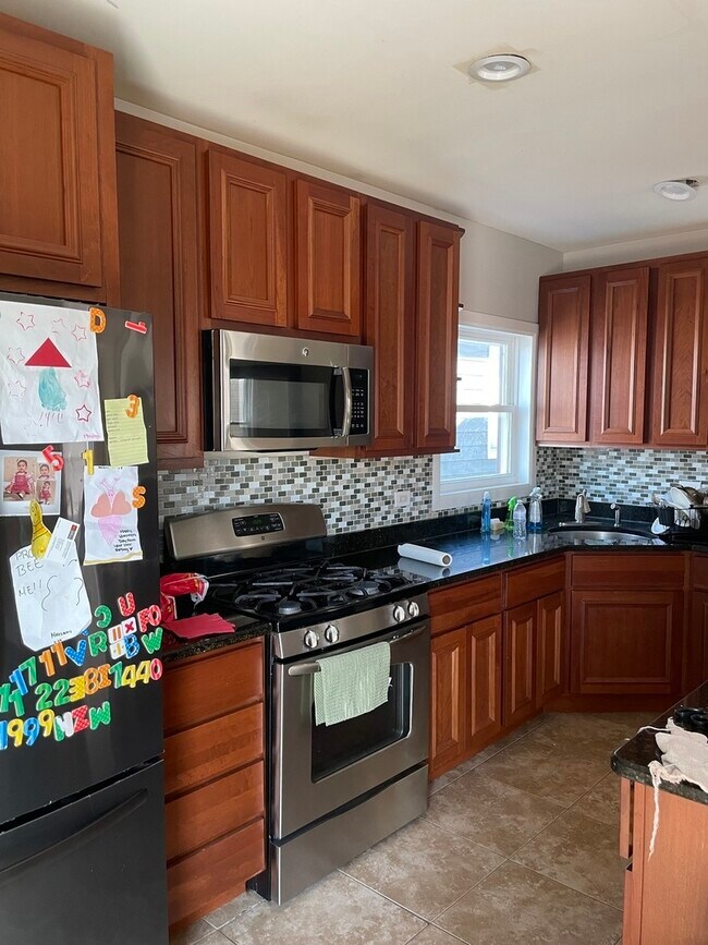 Building Photo - 6341 W Eddy St