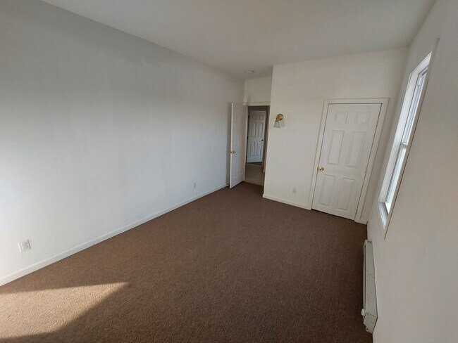 Building Photo - 52 Jewett St