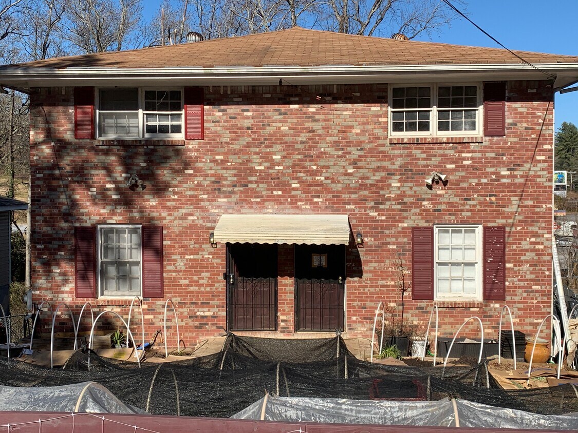 Primary Photo - 927 Reed Ave
