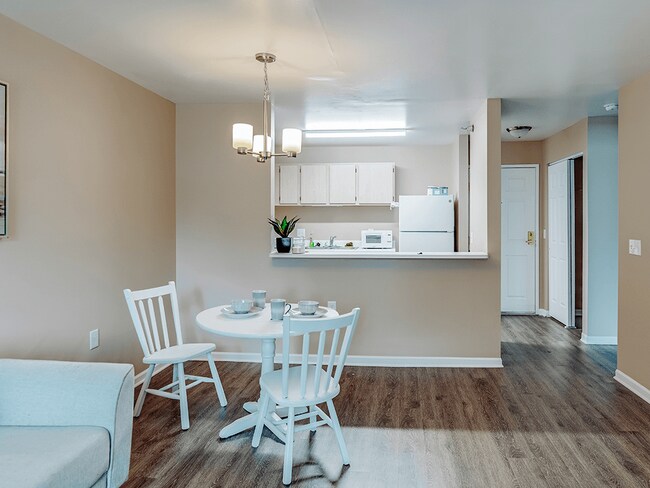 Bienvenidos a los apartamentos Eagle Grove. - Eagle Grove Apartments