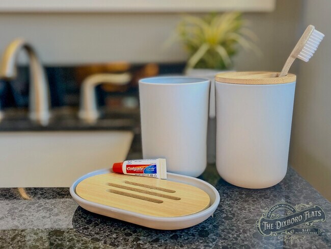 Foto del edificio - 5121 Plymouth Rd