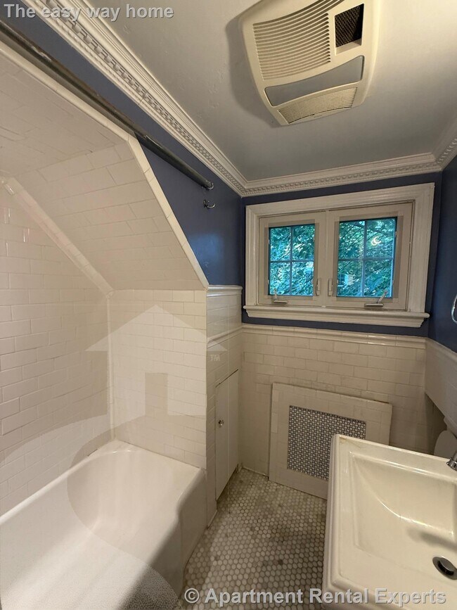 Building Photo - 11 Beech St