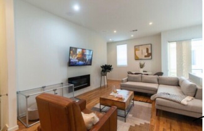 Foto del edificio - 3816 San Jacinto St