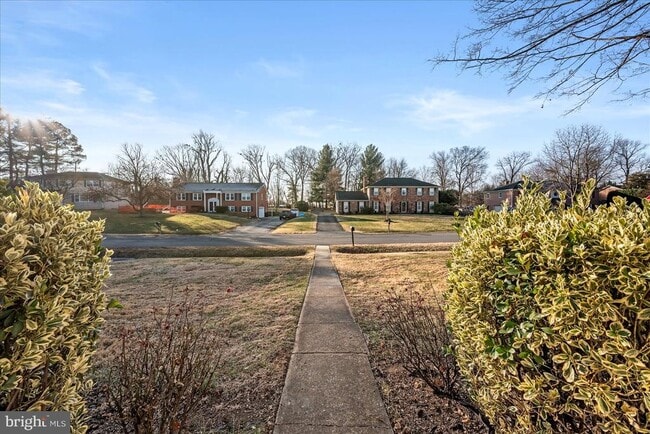 Foto del edificio - 641 W Country Club Dr