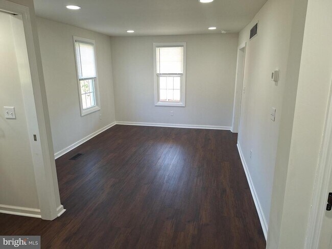 Foto del edificio - 614 Chandler Mill Rd