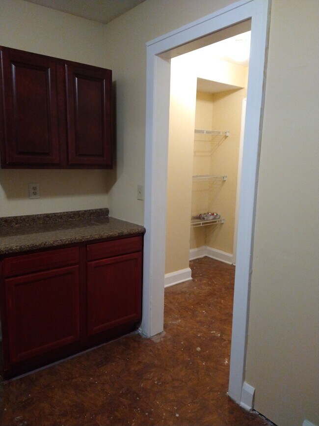 Foto del edificio - 10910 Revere Ave