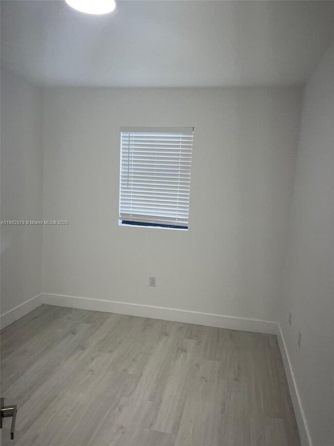 Foto del edificio - 772 NW 103rd St