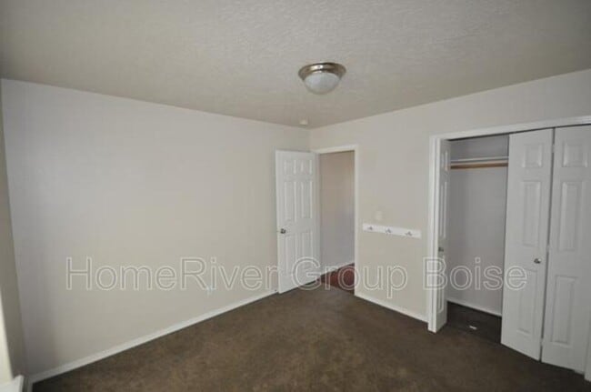 Foto del edificio - 7668 W Middle Fork St