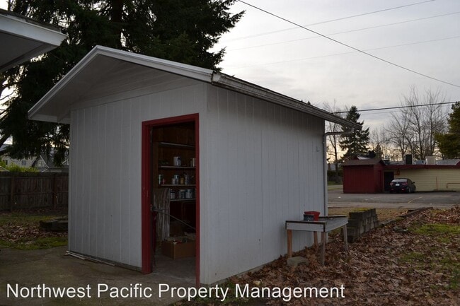 Building Photo - 3 br, 2 bath House - 1409 McCoy Ave NE