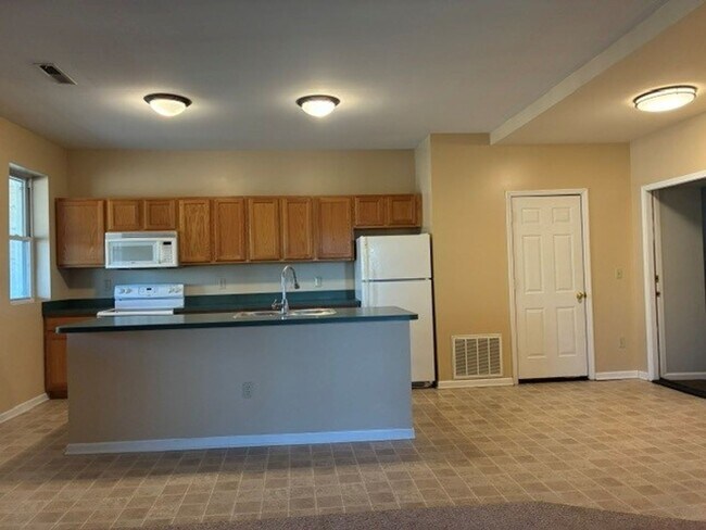 Foto del edificio - Happy Homes - Tower Park Apts