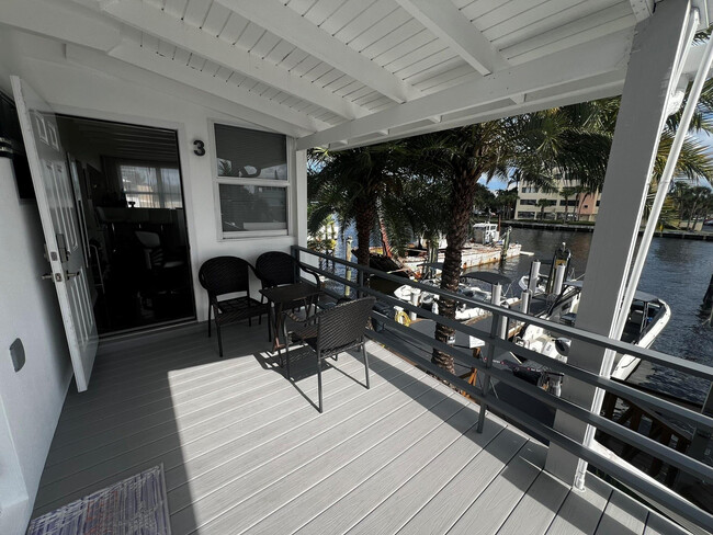 Building Photo - 904 NE 20th Ave