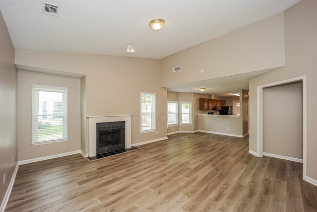 Building Photo - 8062 S Bay Ct