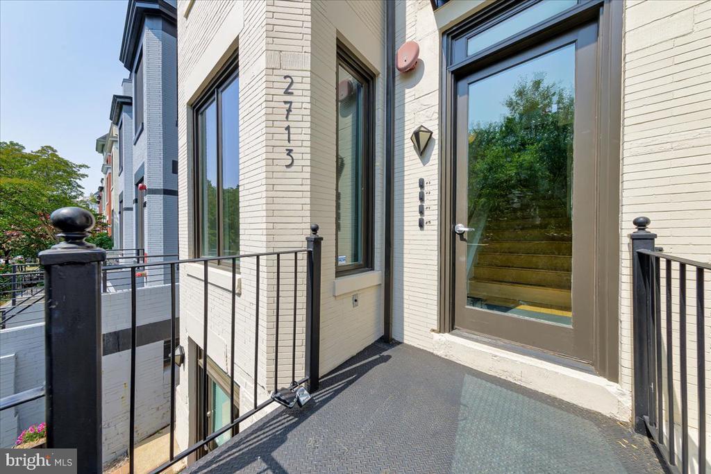 Primary Photo - 2713 Ontario Rd NW