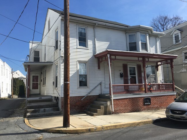 Building Photo - 142 N Spring St