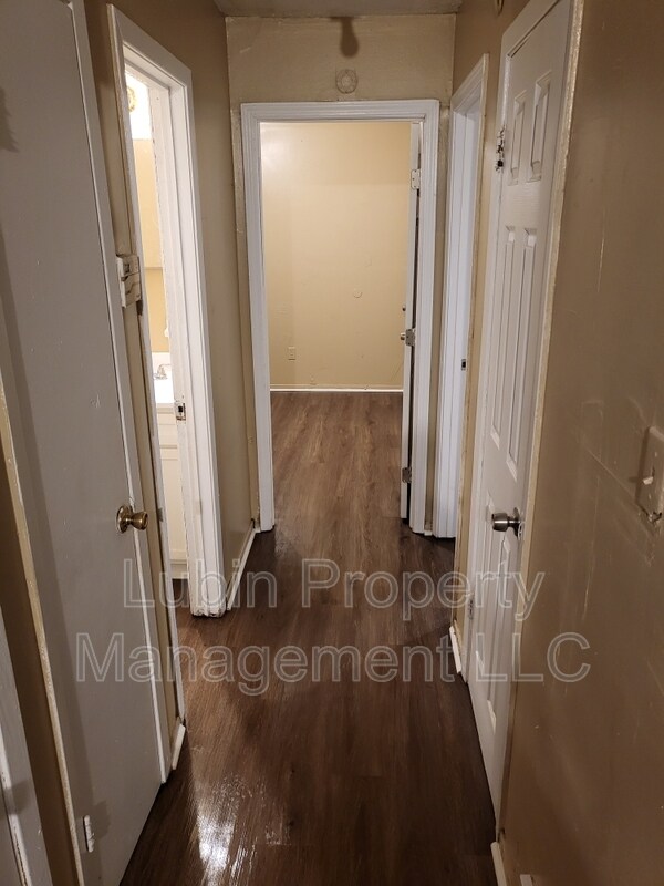 Foto del edificio - 1219 Capital Ave