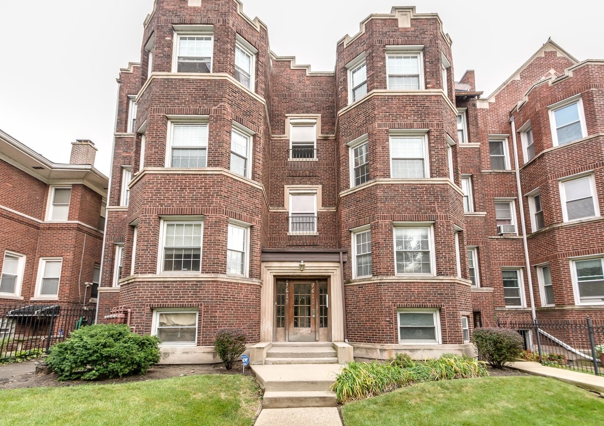 Primary Photo - 7611 N Sheridan Rd