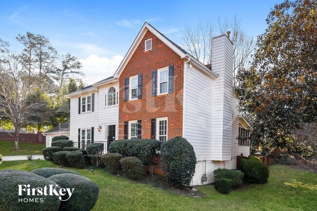 Foto del edificio - 3601 Robinson Walk Dr