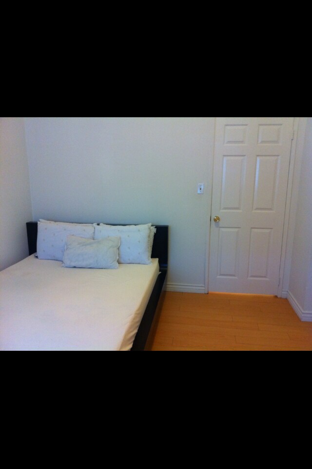 Large Master Bedroom - 3252 Dos Palos Dr