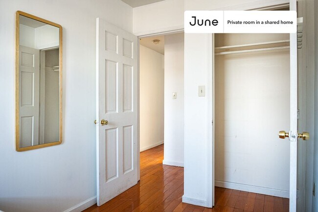Foto del edificio - Private bedroom in 2 bed/2 bath Home