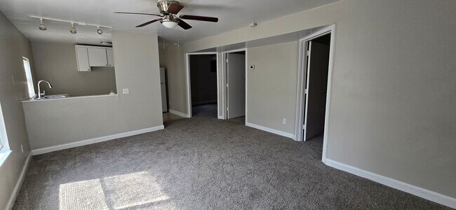 Foto del edificio - 5930 Agnes Ave