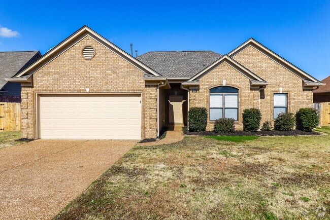 Building Photo - 300 Mossy Springs Dr